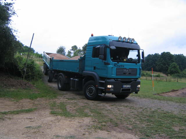 Der Unterbau rollt an