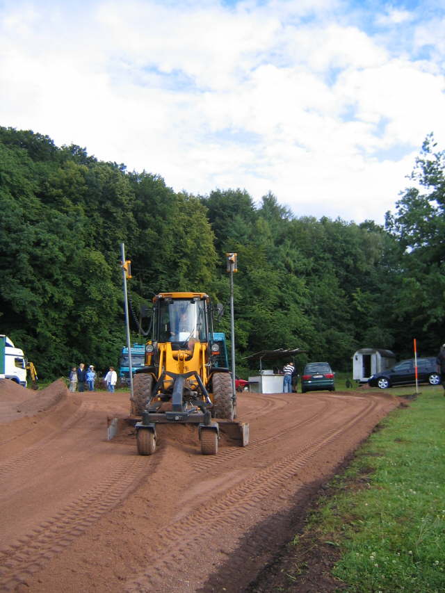 Planierarbeiten am Unterbau