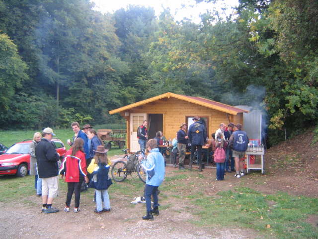 Auch die H�tte ist fertig